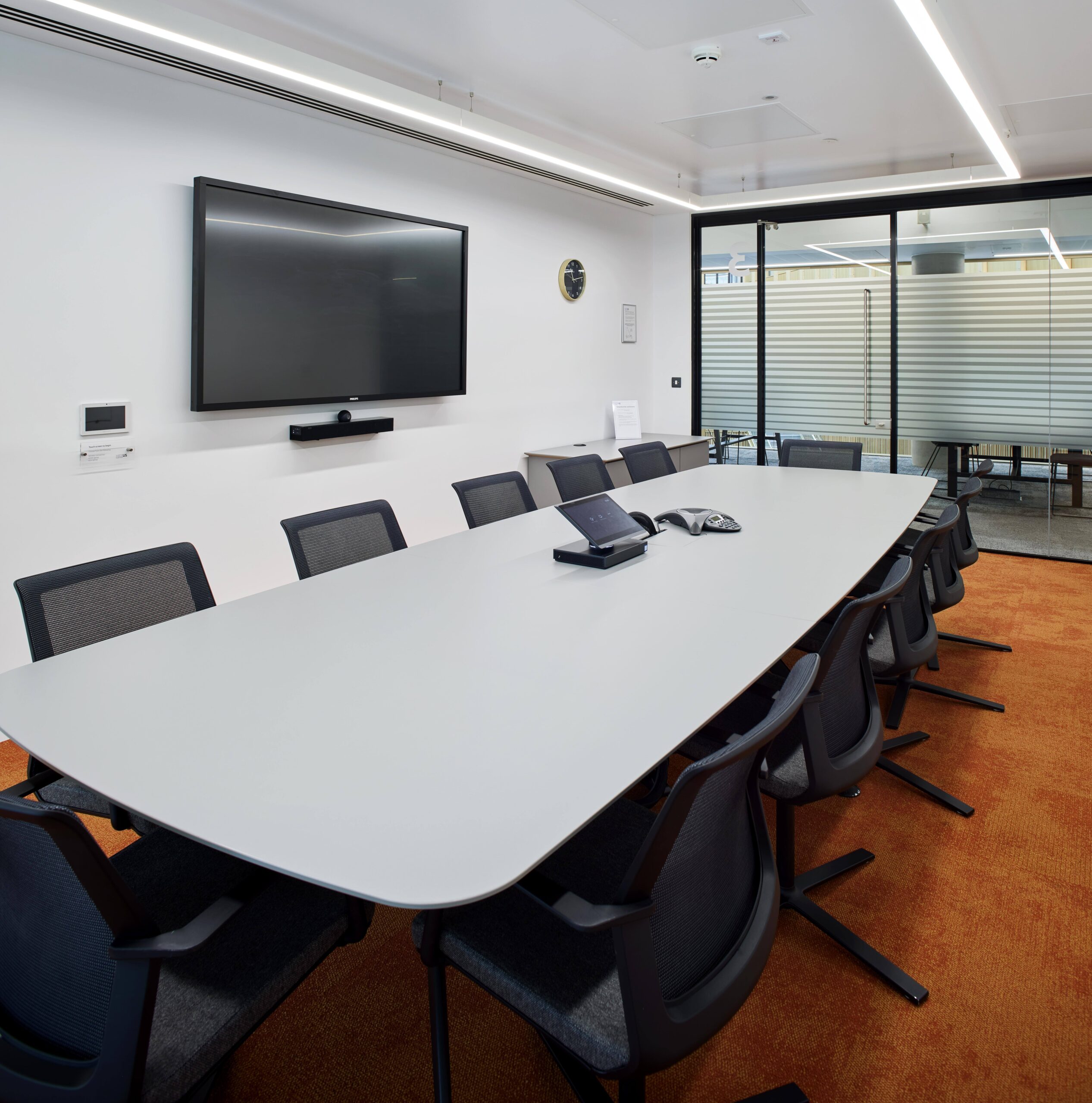 Nexus meeting room - large